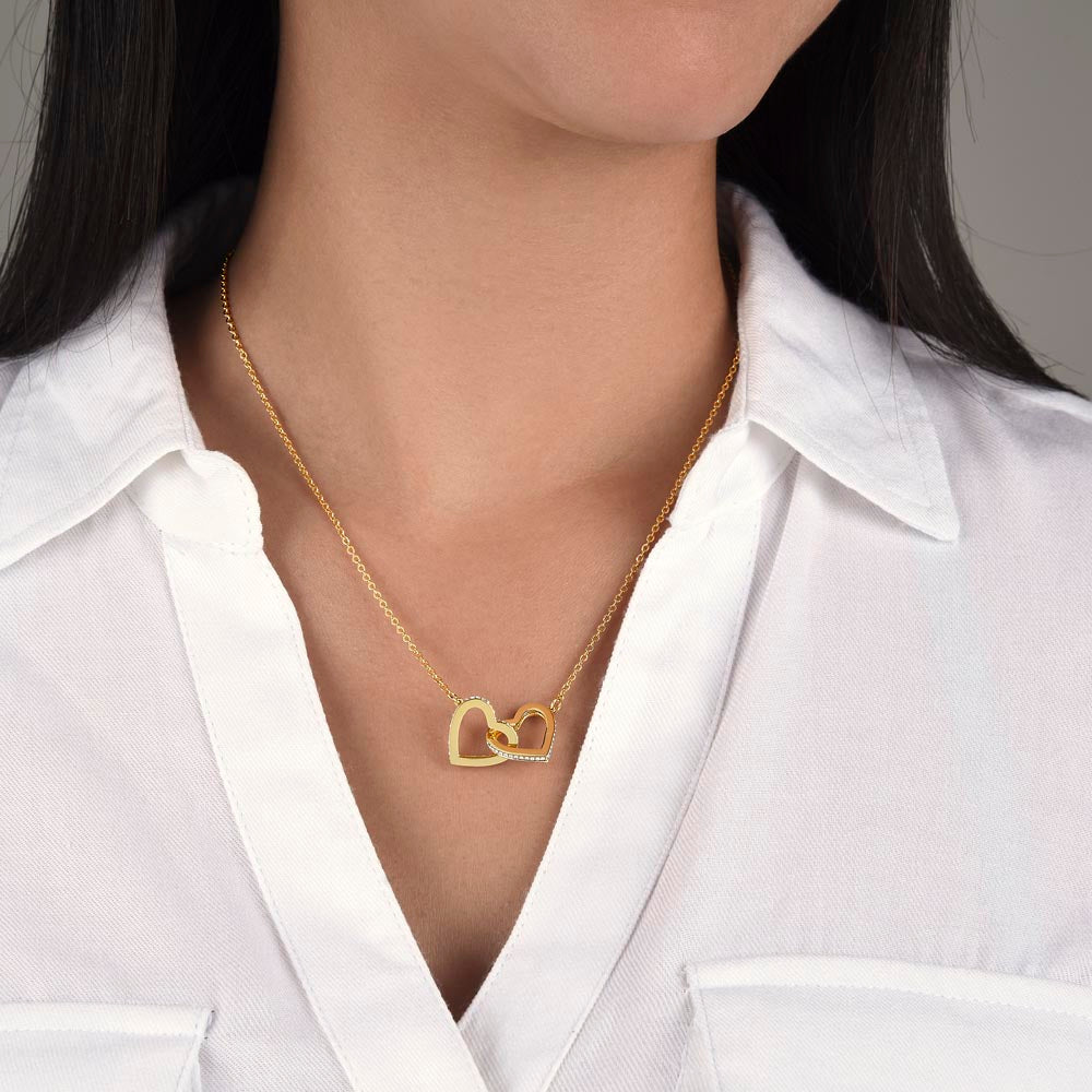 Elegant mom necklace – a timeless keepsake of love and appreciation.